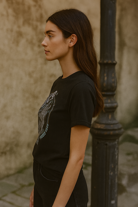 women’s vintage band t-shirt streetwear look
